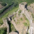 Sve vrvi od vatrogasaca! Odbranjena tvrđava Maglič od požara, vatra i dim i dalje stvaraju probleme