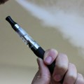Francuska će zabraniti elektronske cigarete
