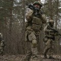 Američki mediji o kolapsu ukrajinskog fronta: Dok ruska vojska probija liniju, komanda vsu panično raspoređuju najmanje…