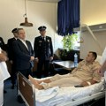 Dačić posetio teško povređenog policajca: Najstrože sankcije za sve one koji ugrožavaju živote (foto)