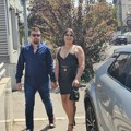 (Foto) Mika Vasić ulazi u "Elitu 8": Nakon promene pola se pojavio ispred "Pinka" sa dečkom u uskoj kožnoj suknji i visokim…