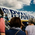 Ryanair zahteva zabranu alkohola na aerodromima: „Pijani putnici izazivaju haos…“