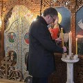 "Upalio sveću i pomolio se bogu" Predsednik Vučić obišao manastir Zaova (foto)