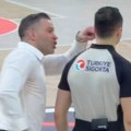 Selektor izgubio živce: Razjareni Alimpijević nasrnuo na sudije!