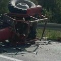 Ima mrtvih: Teška saobraćajna nesreća kod Bijelog Polja, muškarac upravljao motokultivatorom, pa se prevrnuo