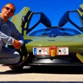 Pevač doživeo dramu na auto-putu: Pukla mu guma usred vožnje na "autu" vrednom 250.000 evra