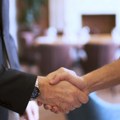 Radite na dva mesta kako biste popravili kućni budžet? Evo šta zakon u Srbiji tačno dozvoljava i na šta morate da pazite
