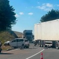 Potpuni kolaps na putu za Zlatibor! Težak karambol kamiona i dva vozila kod Ljubiša: Vozači zarobljeni u nepreglednim kolonama…