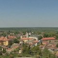 Aktivistkinja iz Sremskih Karlovaca tvrdi da su joj članovi SNS-a pretili silovanjem