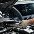 Zašto novi automobili sve češće nemaju šipku za merenje ulja: „Proizvođači ne žele da vozači otvaraju haubu“