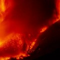 Вулкан Етна еруптирао, аеродром Катанија привремено затворен