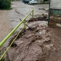 Dramatični prizori iz poplavljene Žagubice: Voda nosila sve pred sobom, ljudi strahovali da će ostati bez kuća