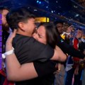 Finale Evrovizije 2025: Na sceni "Moje tri" iz Velike Britanije, vrela Špankinja zapalila arenu, publika u transu zbog…