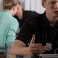Vic dana Zvoni telefon u policijskoj stanici, plavuša zvala i uspaničeno javlja...