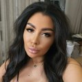 Crna čipka i dekolte u prvom planu: Zorica Dukić ovako uživa u Dubaiju: Iz hotela se pogled prostire na pola grada (foto)