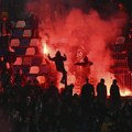 Huligani napravili haos, bacali jedni na druge sve što su dohvatili: Ima ih u nekoliko delova grada VIDEO