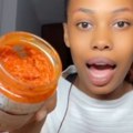 Afrikanka iz Ugande probala ajvar Njena reakcija postala hit, Srbi se odmah oglasili! (video)