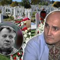 Fanovi svakog dana obilaze grob Halida Bešlića: Menadžer Mario Softa otkrio šta je zatekao na pevačevoj večnoj kući…