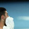 Drama na Australijan openu, Novak Đoković povraćao u meču protiv Sinera
