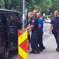 Drama u Zagrebu: Muškarac pretio da će se razneti bombom! Okružili ga policajci sa štitovima, stanari u šoku: "Hodao je od…