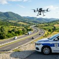 Patrole iz vazduha na srpskim dumovima: Dronovi saobraćajne policije kontrolisaće puteve širom Srbije