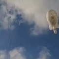 Русија тестира балоне против дронова: Овако би од сада могли да обарају летелице (видео)