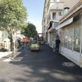 Asfaltiranje trotoara u ulici Dragoslava Srejovića