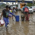 Uragan Otis u Meksiku odneo najmanje 27 života, predsednik Obrador: ”Ono što je Akapulko pretrpeo je katastrofalno”
