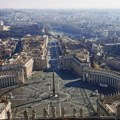 Vatikan: Transseksualci mogu da budu kršteni