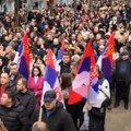 Protestni skup u Kosovskoj Mitrovici: Kurti nam zabranjuje plate i penzije (video)