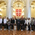 Vučević uručio ugovore o stipendijama: Mladi ljudi daju novu snagu i energiju Ministarstvu odbrane i Vojsci Srbije (foto)