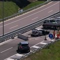 Teška saobraćajna nesreća na auto-putu: Više osoba povređeno FOTO/VIDEO