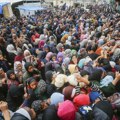 Gazi preti stampedo zbog gladi! Izrael poslao hranu za bebe, ali ne stiže! Nema goriva, smanjen kapacitet hitne pomoći