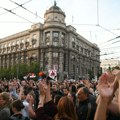 Danas protest „Fakulteti na raskrsnici“ ispred zgrade vlade: Počinje u 11.52, istaknuta su tri zahteva