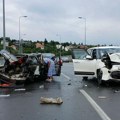 Stravična nesreća na mostu na Adi: Sudarila se četiri vozila, jedan auto potpuno smrskan! Sumnja se da ima stradalih (foto)