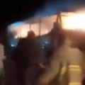 (Video) Među žrtvama 17 dece: U autobuskoj nesreći u Avganistanu poginulo više od 70 osoba: Jeziv sudar sa kamionom i…