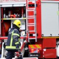 Zapalio se automobil na Novom Beogradu, vatra zahvatila nekoliko vozila