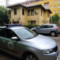 U naselju Brđani u Kosovskoj Mitrovici prekrečene tribine koje su u bojama srpske zastave