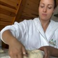 Glumica pokazala kulinarsko umeće! Zasukala rukave i umesila hleb, pa podelila recept: "Ovo je preukusno"