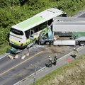 Sudar kamiona i autobusa u Japanu, poginulo pet osoba