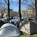 „Moramo da glumimo studente da bismo sačuvali radna mesta“: Ispovest članice SNS koja poslednjih dana boravi u Pionirskom…