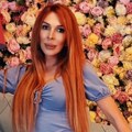 Ona je prva priznala da je promenila pol Naša pevačica objavila fotku u bikiniju, pokazala obline od kojih zastaje dah (foto)