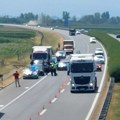 Poginuo policajac na izlazu iz Novog Sada: Kamion naleteo na njega dok je kontrolisao saobraćaj