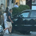 Udes na uglu Vojvođanske i Gandijeve: Džipom se "zakucao" u banderu