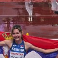 Hrabra Angelina u suzama čekala medalju /video/