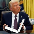 Najniži od početka mandata Trampov rejting pao poslednjih dana, sve je više kritike politike troškova života