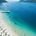 Pravo letnje osveženje krije se na obali koja osvaja posetioce