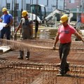 Građevinci prkose vrućini: U Crnoj Gori najavljeni temperaturni rekordi, rad na otvorenom se ne preporučuje