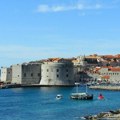 "Dubrovnik, pa izvolite..." Paprene cene parginga, video jednog turiste podelio javnost (video)