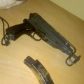 Uhapšen aleksinčanin: U kući krio automatski pištolj "škorpion" i 19 metaka